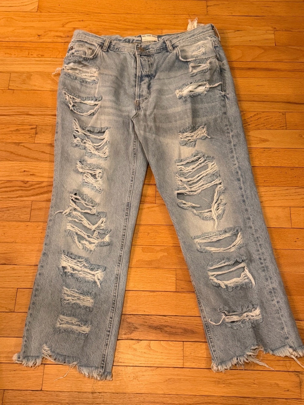 We The Free Maggie Mid Rise Super Distressed blue jeans size 31